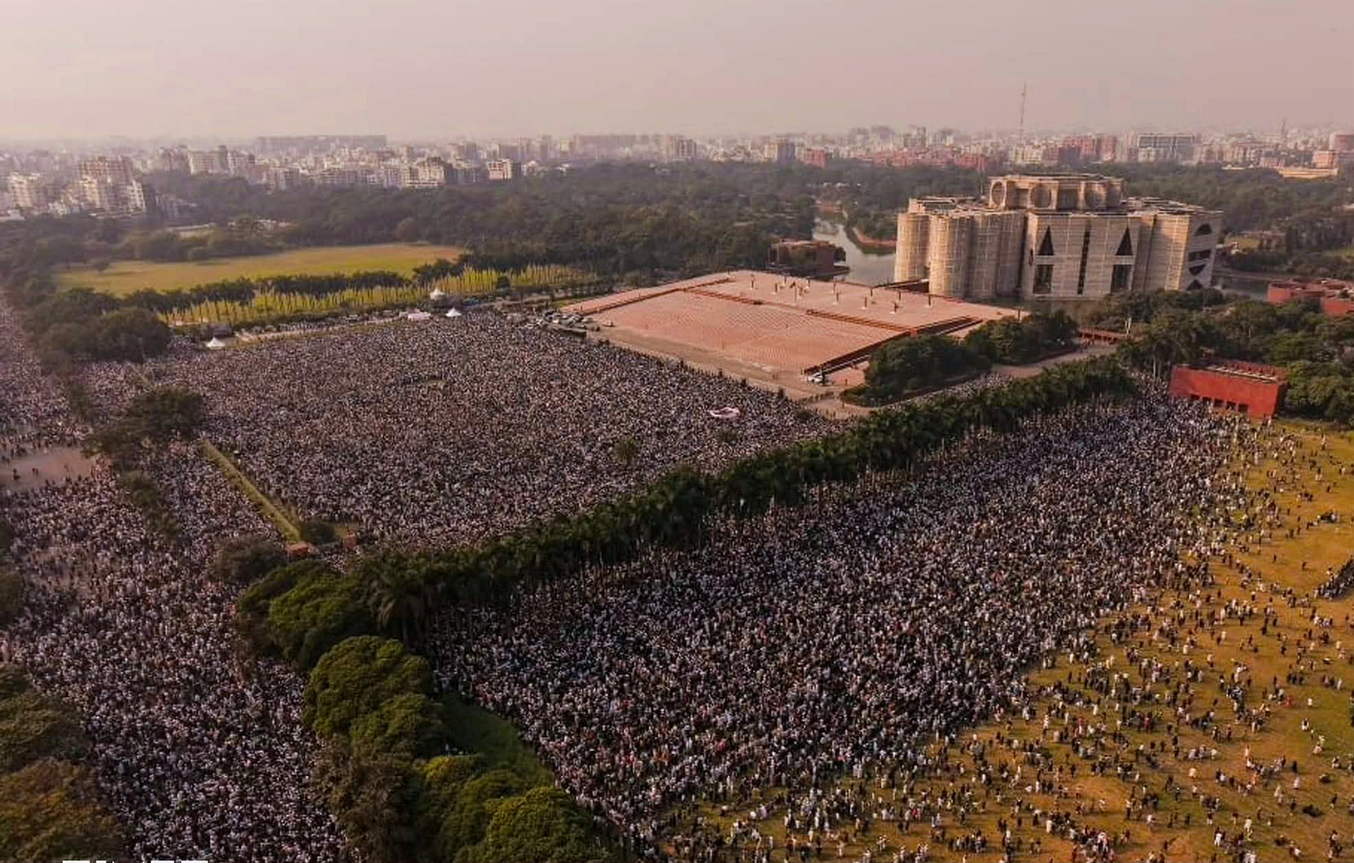 A Nation’s Farewell: Hundreds of Thousands Gather for Osman Hadi’s Funeral in Dhaka